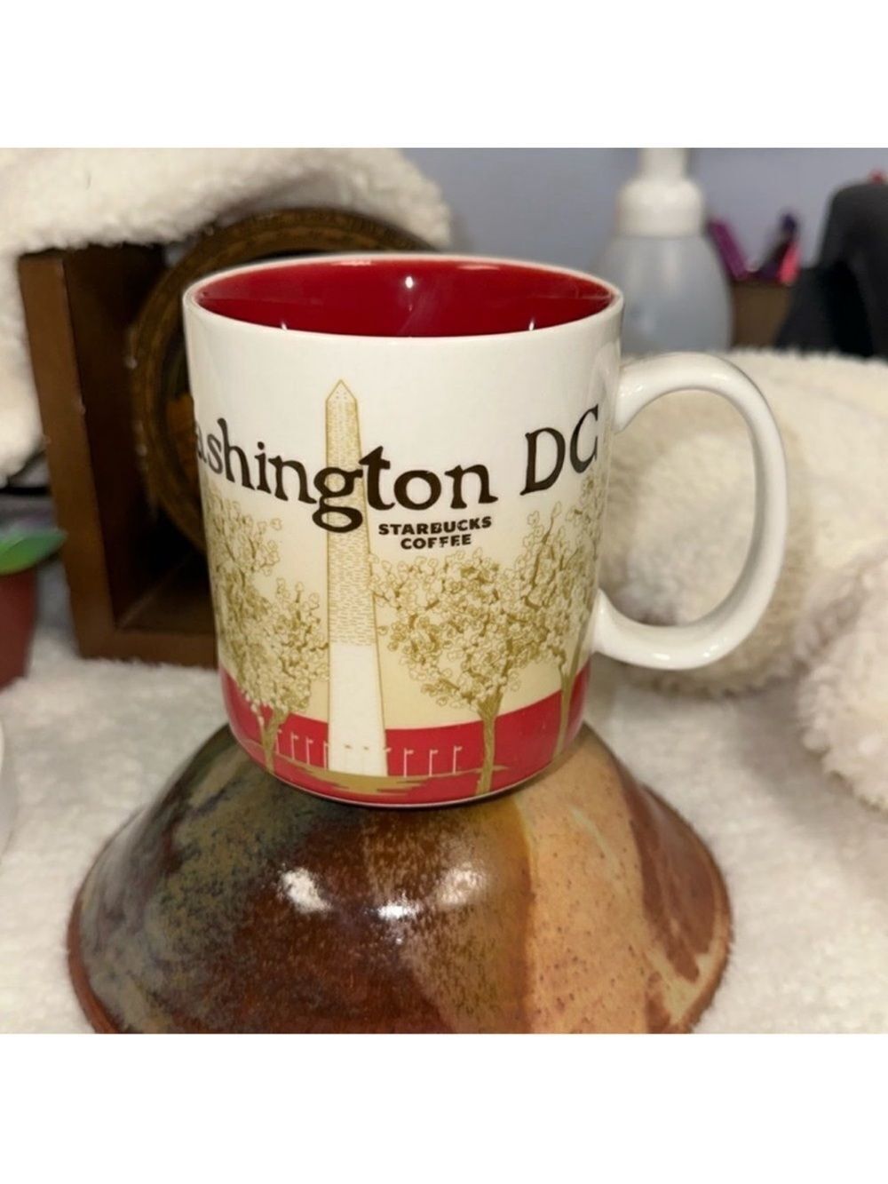 Starbucks Coffee Washington DC White Red Ivory Green 16 fl oz/473 ml Mug